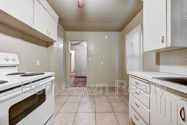 Building Photo - 410 E Steed Dr