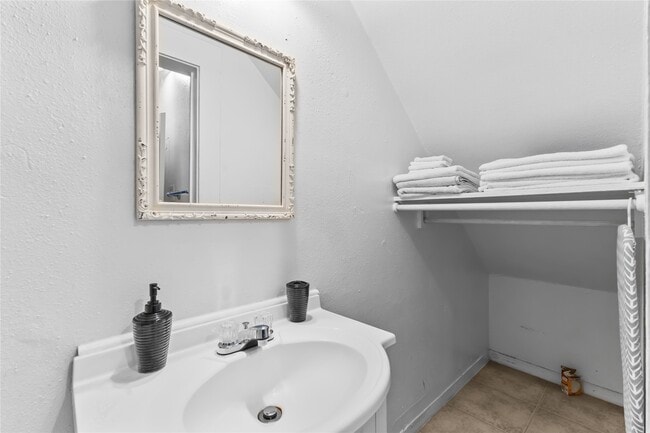 Building Photo - 2509 Whitney St