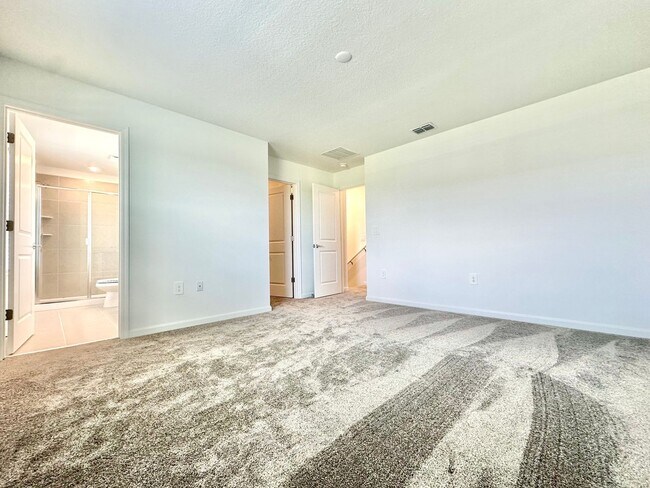 Building Photo - Modern Comfort Meets Community Living in K...