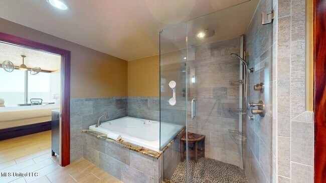 Building Photo - 2060 Beach Blvd