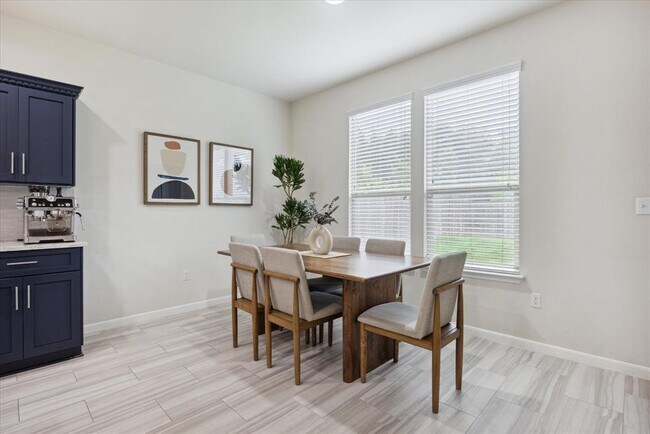 Building Photo - 10053 Aly May Dr