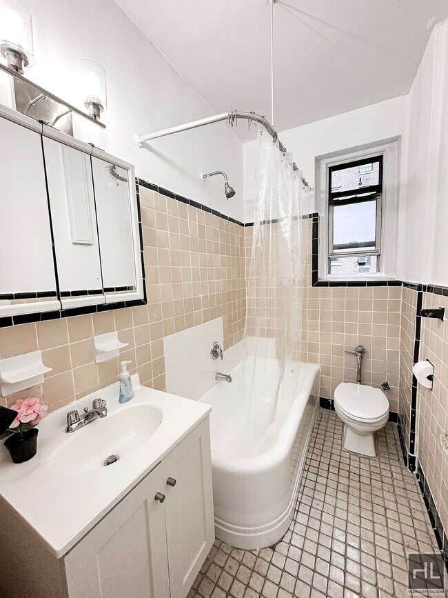 Building Photo - EAST 85 STREET