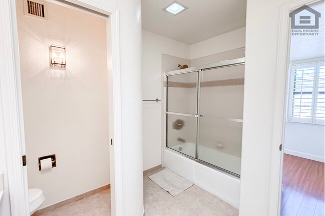 Building Photo - 3Bed/2Bath Furnished Home w/Stunning Backyard! Ready for Immediate Move-In! – POOL!