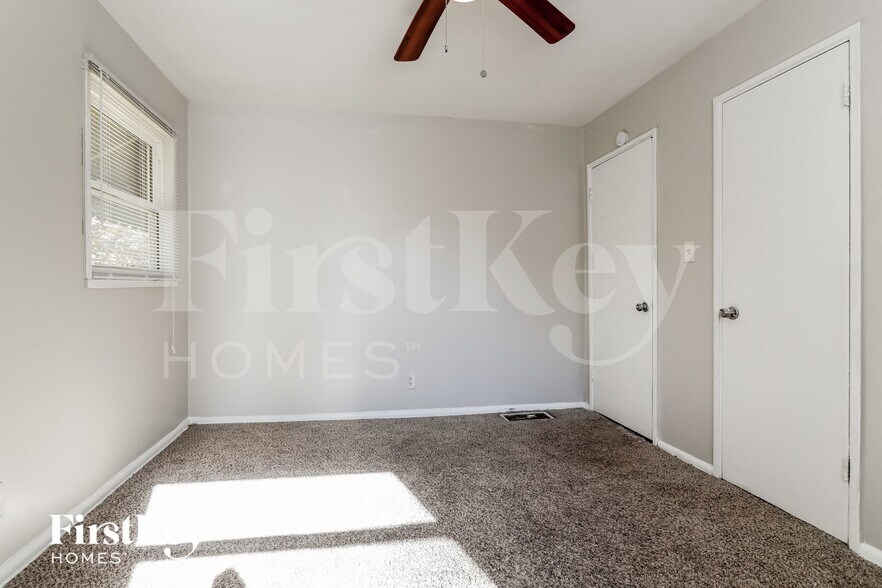 Building Photo - 3085 Piper Dr