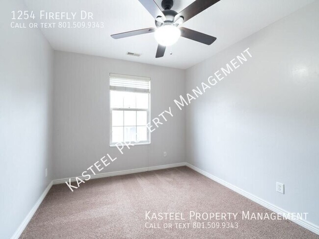 Building Photo - 1254 Firefly Dr