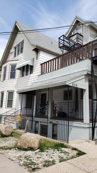 Building Photo - 635 Howard Pl