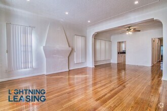 Building Photo - 6137 Saturn St