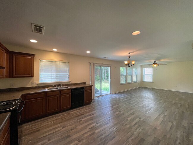 Building Photo - Home in Sable Glen for Rent - South Fulton