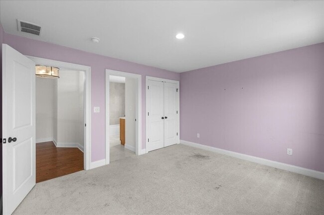 Building Photo - 8 Katie Dr