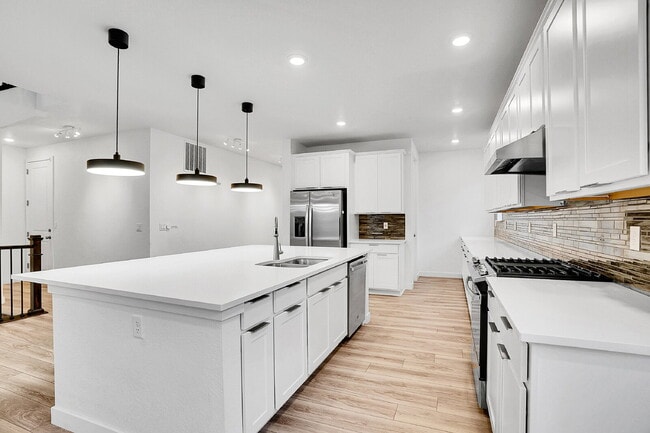 Building Photo - $3,650.00 - 4 Beds 3 Baths Single Family H...