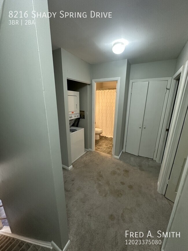 Building Photo - 8216 Shady Spring Dr