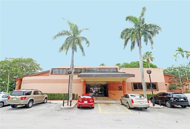 Building Photo - 1301 River Reach Dr