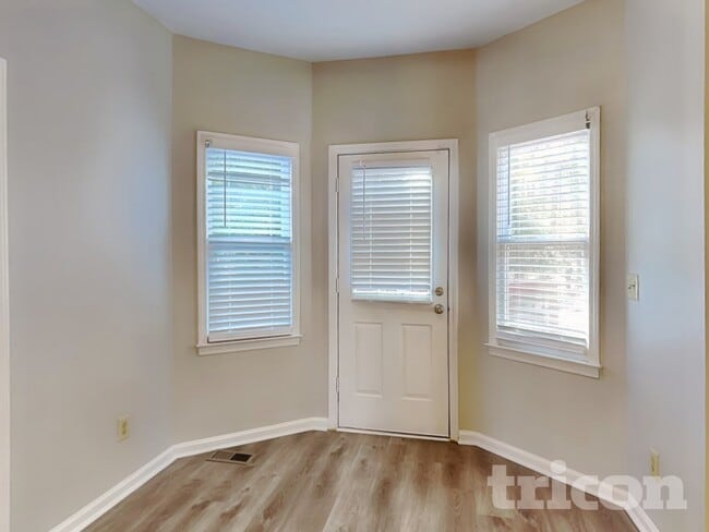 Building Photo - 194 Bomar Ln