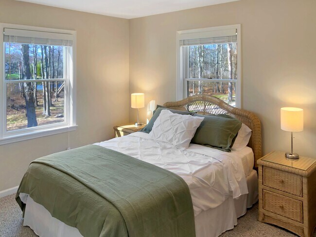 Building Photo - 12 Dogwood Ln