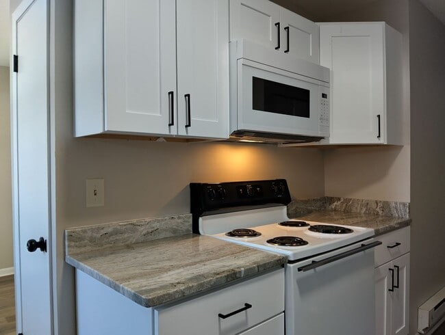 Building Photo - 7604 Bellehaven Dr