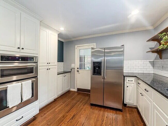 Building Photo - COMING SOON — Available August 17 | 3BR/2BA Midtown Brick Ranch | Lawn Care, Pest Control & W/D I...