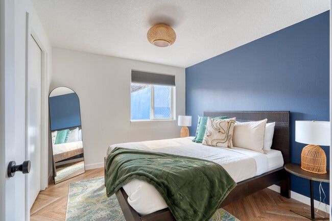 Building Photo - 5222 SE Holgate Blvd