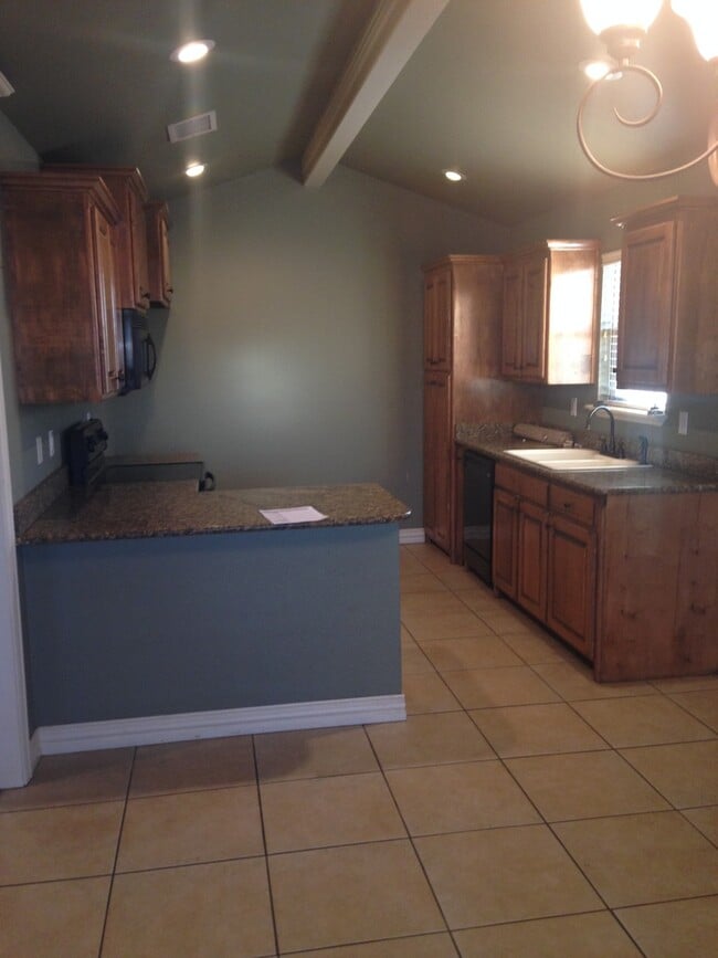 Building Photo - 8102 Vail Drive