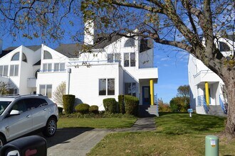 Building Photo - 533 Lagoon Blvd