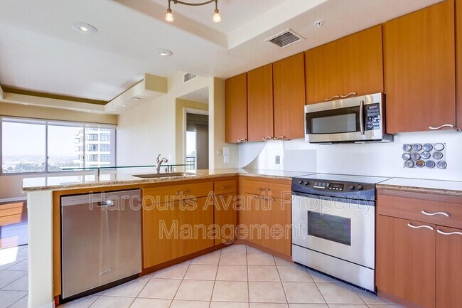 Building Photo - 3060 Sixth Ave