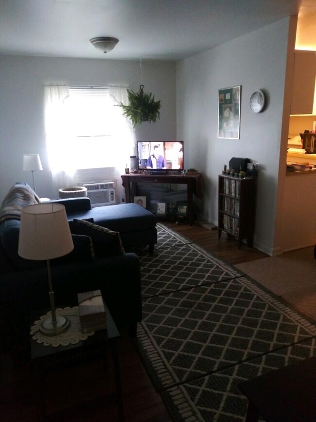 living room - 1832 Horace Ave