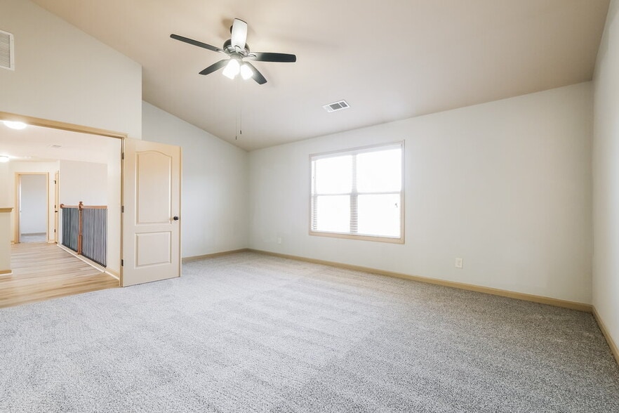 Building Photo - 3353 Sag Harbor Ct NE