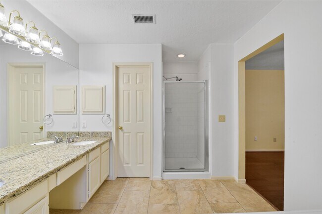Building Photo - 9811 Arrowgrass Dr