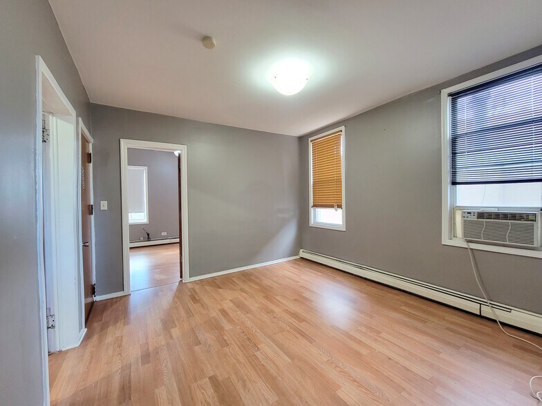 Building Photo - 6 6th St