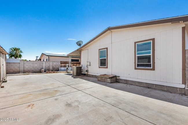 Building Photo - 8601 N 103rd Ave