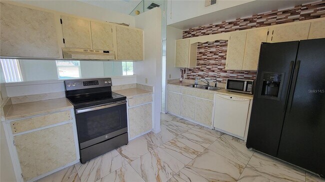 Building Photo - 3048 Bonkirk Dr