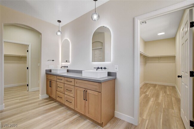 Building Photo - 177 Rocky Star St