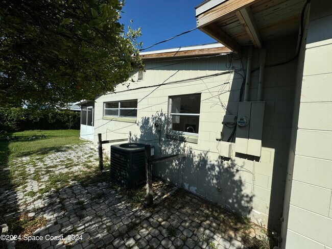 Building Photo - 75 Brandy Ln