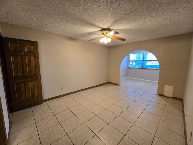 Building Photo - Renovated 2 Bedroom, 2 Bathroom Downstairs...