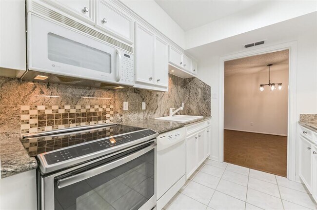 Building Photo - 14341 Misty Meadow Ln