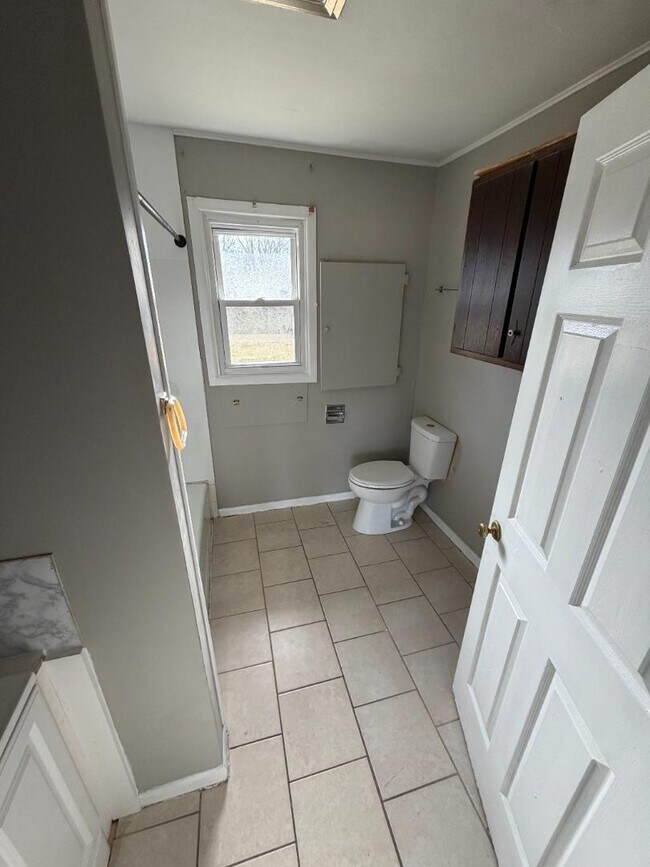 Building Photo - 510 E 3rd St