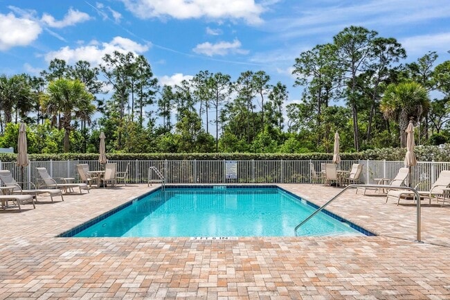 Building Photo - 210 Preserve Trl S