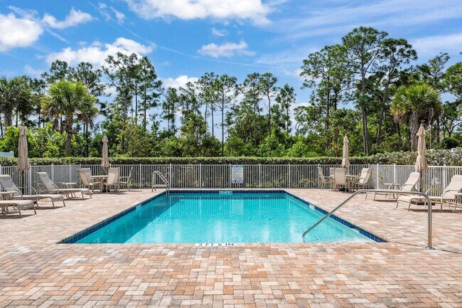 Building Photo - 245 Preserve Trl N