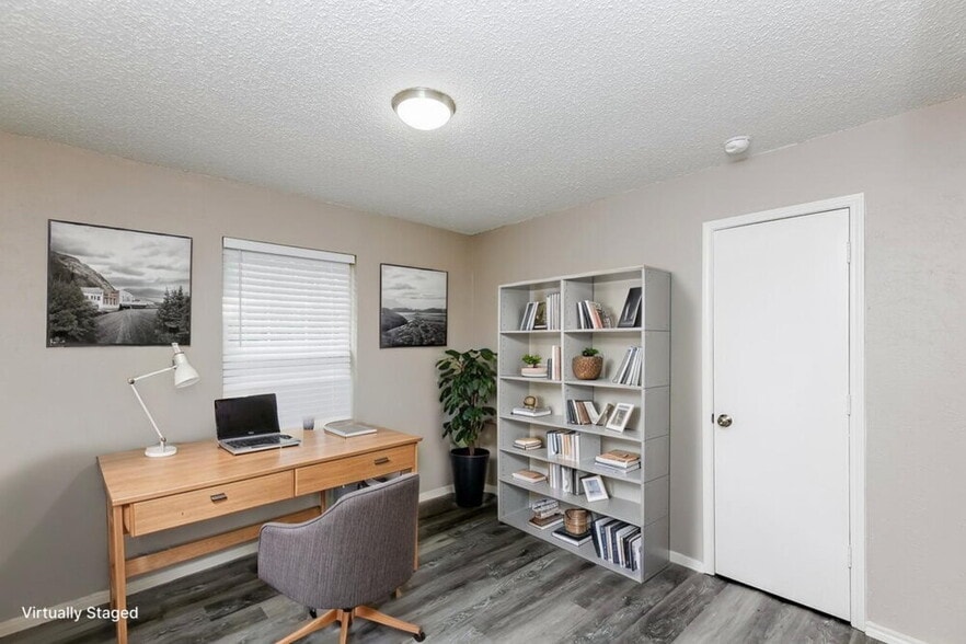 Building Photo - 2321 Oakside Dr