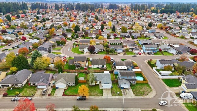 Building Photo - 15605 NE 92nd St