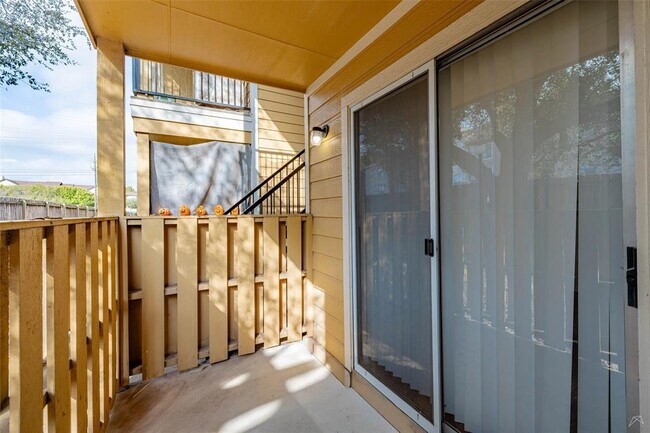 Building Photo - 2323 Wells Branch Pkwy