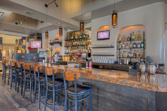 Building Photo - 7401 N Scottsdale Rd