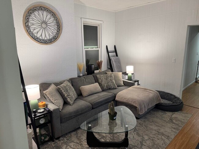 Building Photo - 809 Palisade Ave