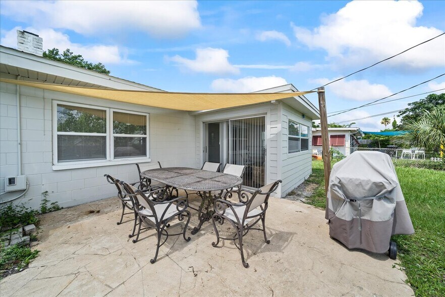 Patio - 1610 Glen Haven Dr