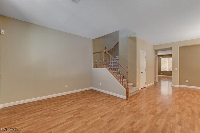 Building Photo - 1005 Roaring River Ave