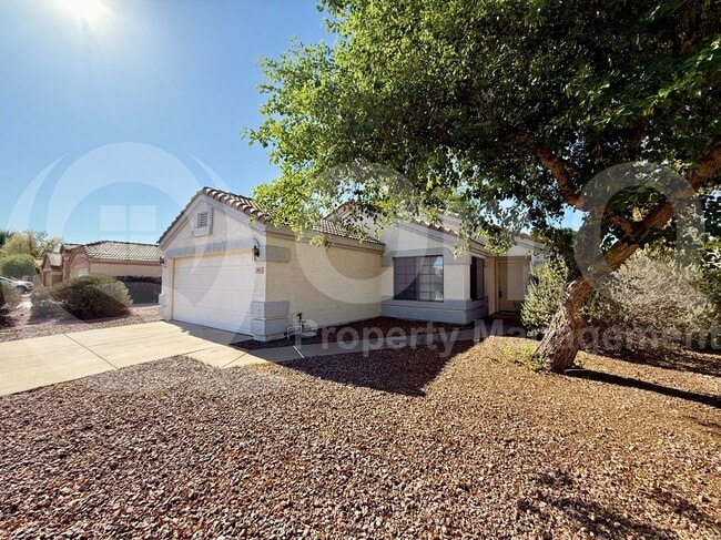 Primary Photo - 1914 E Palomino Dr