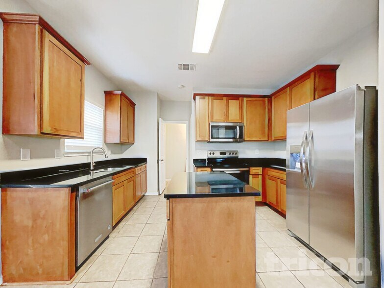 Building Photo - 8210 Grissom Cir