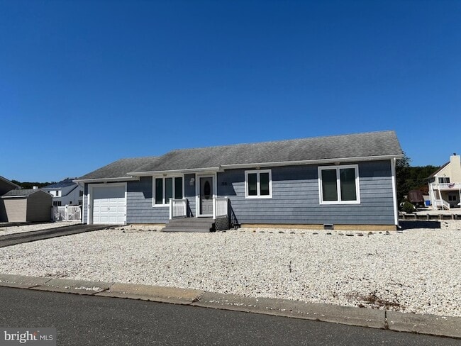 Building Photo - 156 Rodman Dr