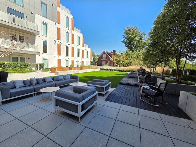 Building Photo - 775 Juniper St NE