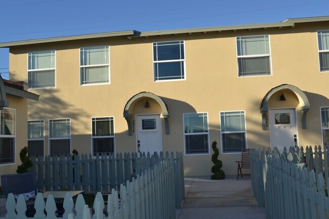 Building Photo - Stylish 2BD Golden Hill Gem | A/C, Bonus R...
