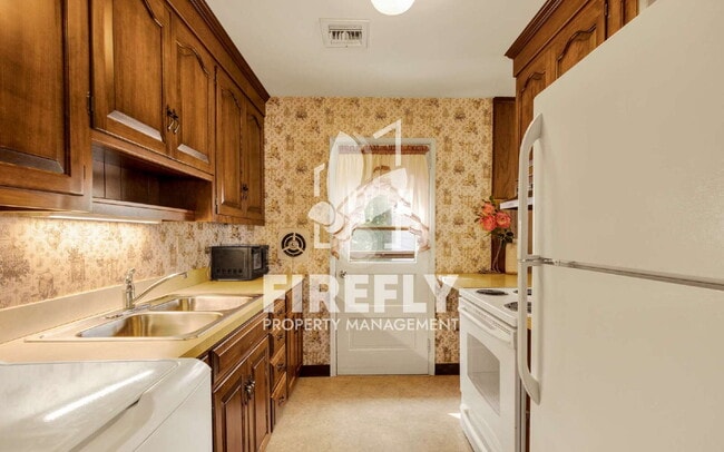 Building Photo - Charming Ranch Home in Hempfield School Di...